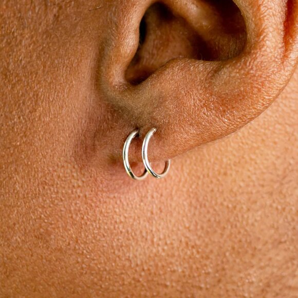Tiny Twist Double Huggie Earring Sterling Silver / 9mm / Single Right Ear - Picture 2 of 2